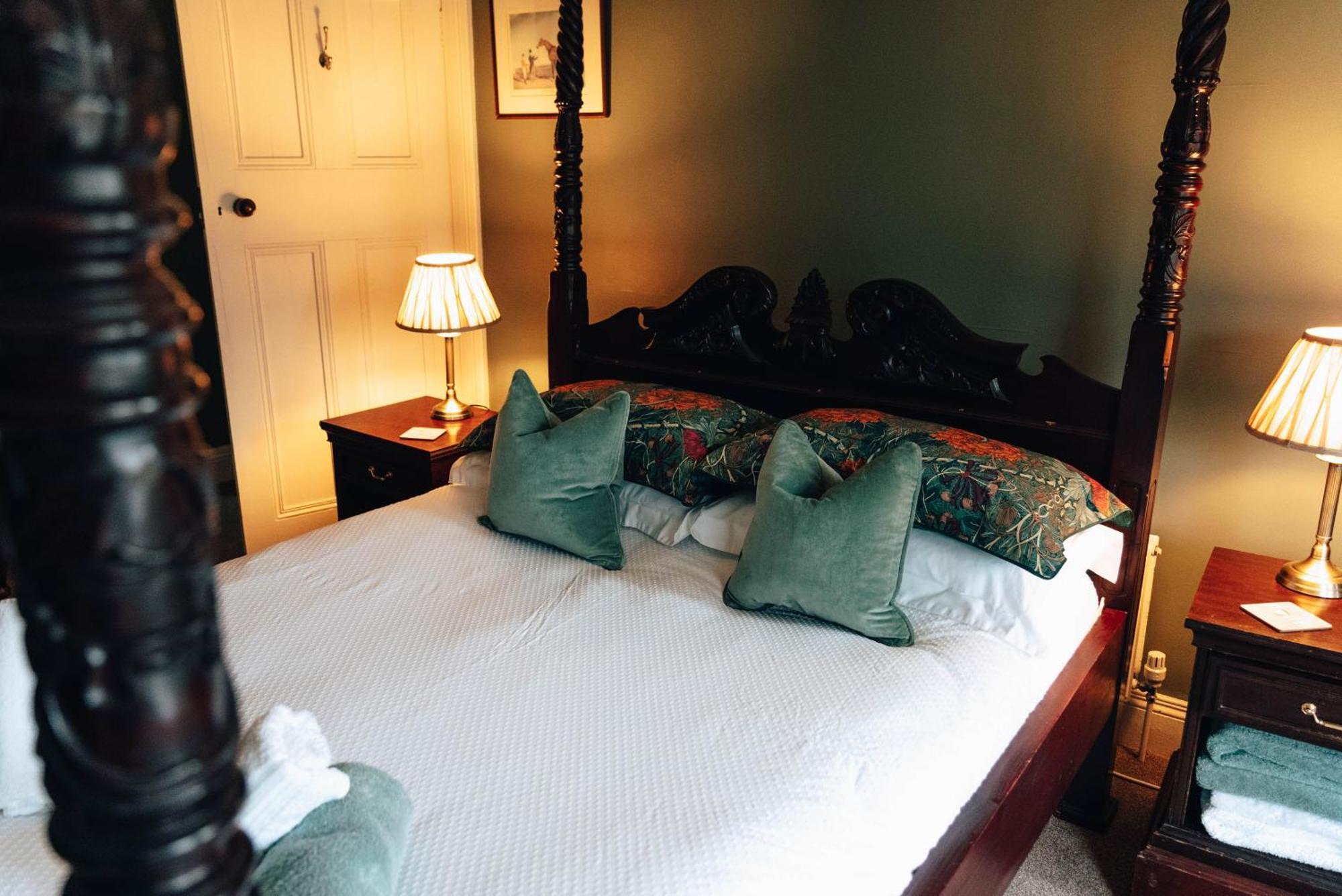 Luxury Accommodation In County Antrim With Riverside Hot Tub Kells 外观 照片