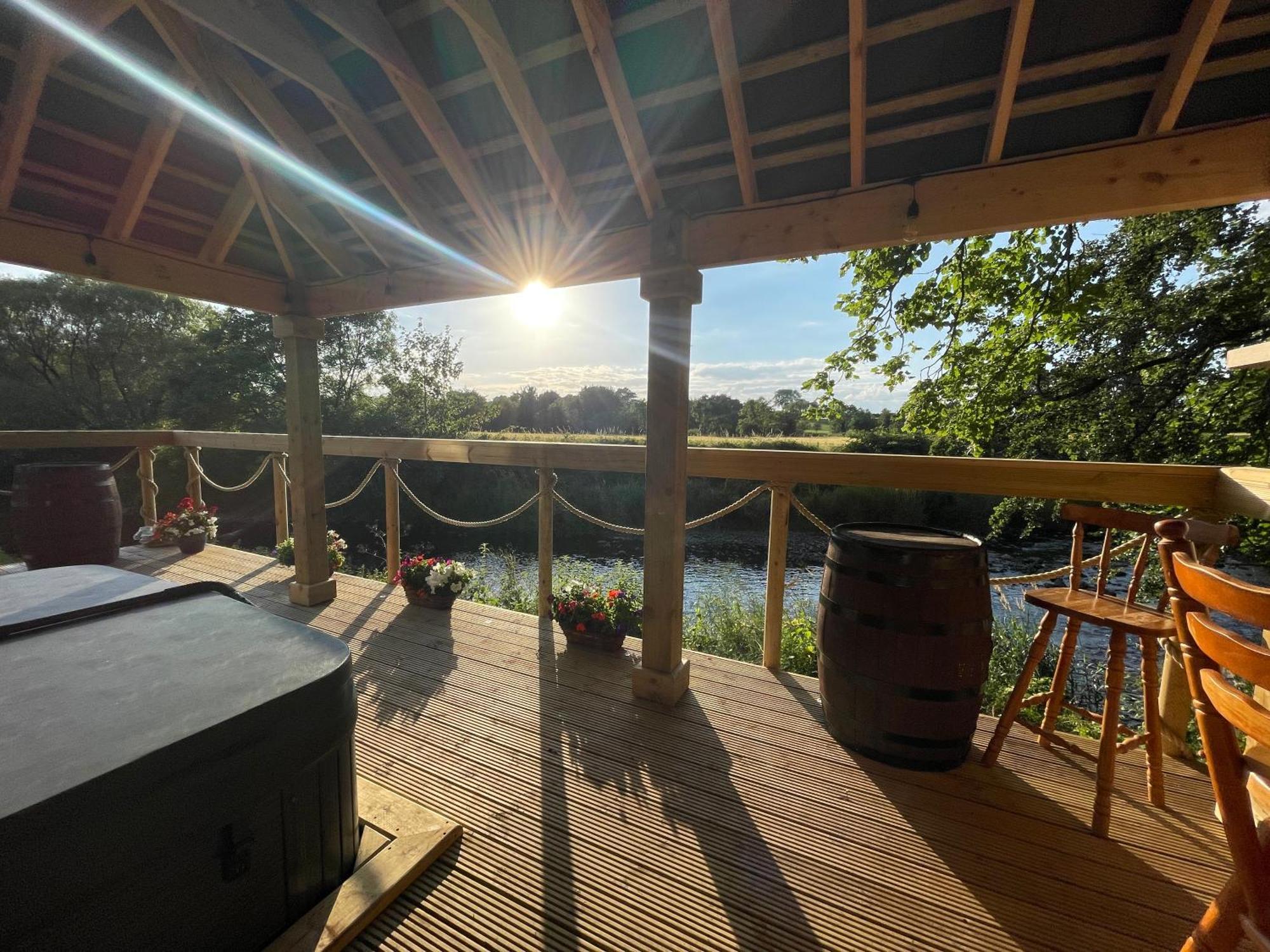 Luxury Accommodation In County Antrim With Riverside Hot Tub Kells 外观 照片